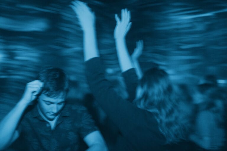 사회불안장애를 격고 있는 대중들